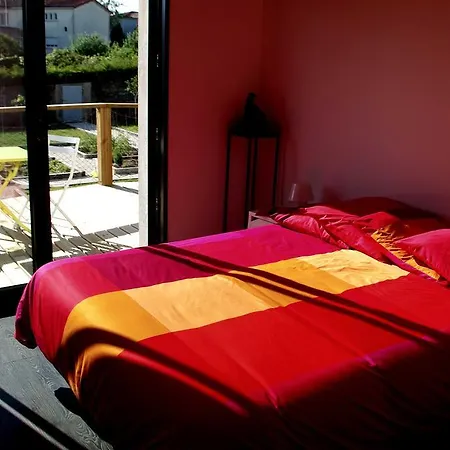 Les Chambres D'hotes Oze Bed & Breakfast La Chaize-Giraud
