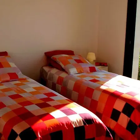Les Chambres D'hotes Oze Bed & Breakfast 3*